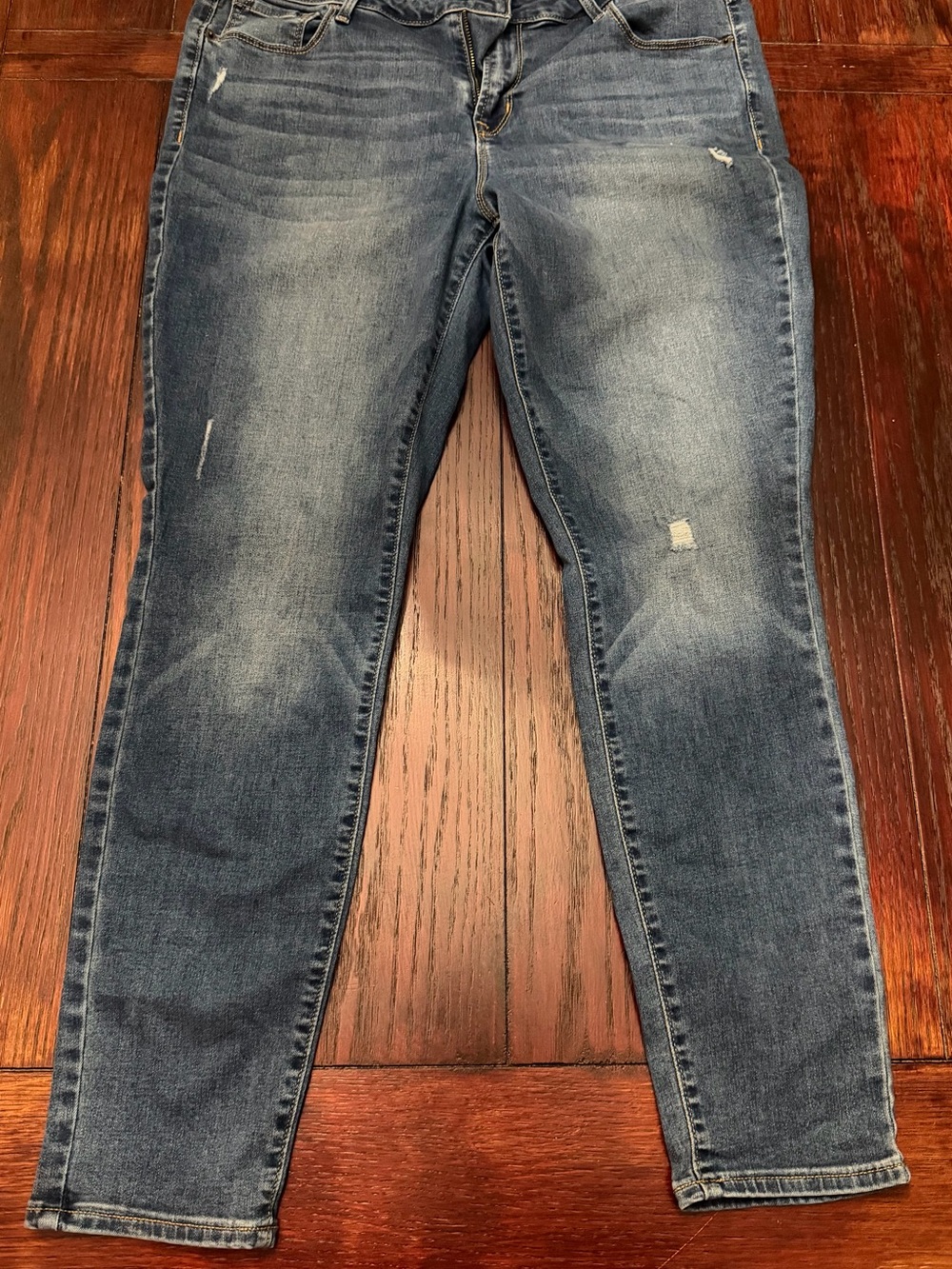 Old Navy Women's Distressed Skinny Jeans in Medium Blue Wash